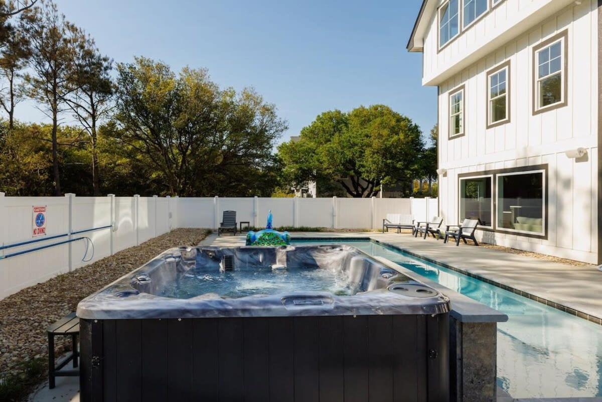 Sojourn Aurora 7 Bedroom Pool & Hot Tub Corolla Exterior photo