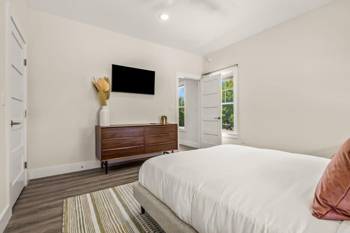Sojourn Aurora 7 Bedroom Pool & Hot Tub Corolla Exterior photo